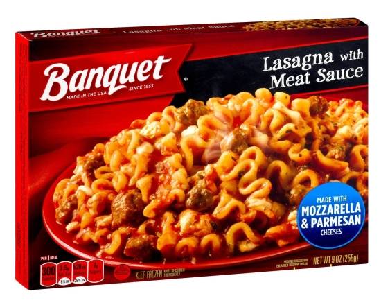 Banquet Lasagna with Meat Sauce